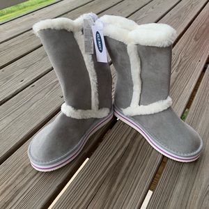 NWT! Old Navy Girls Grey Boots Size 2